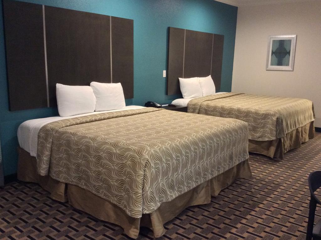 Regency Inn & Suites- Nw Houston Jersey Village Номер фото
