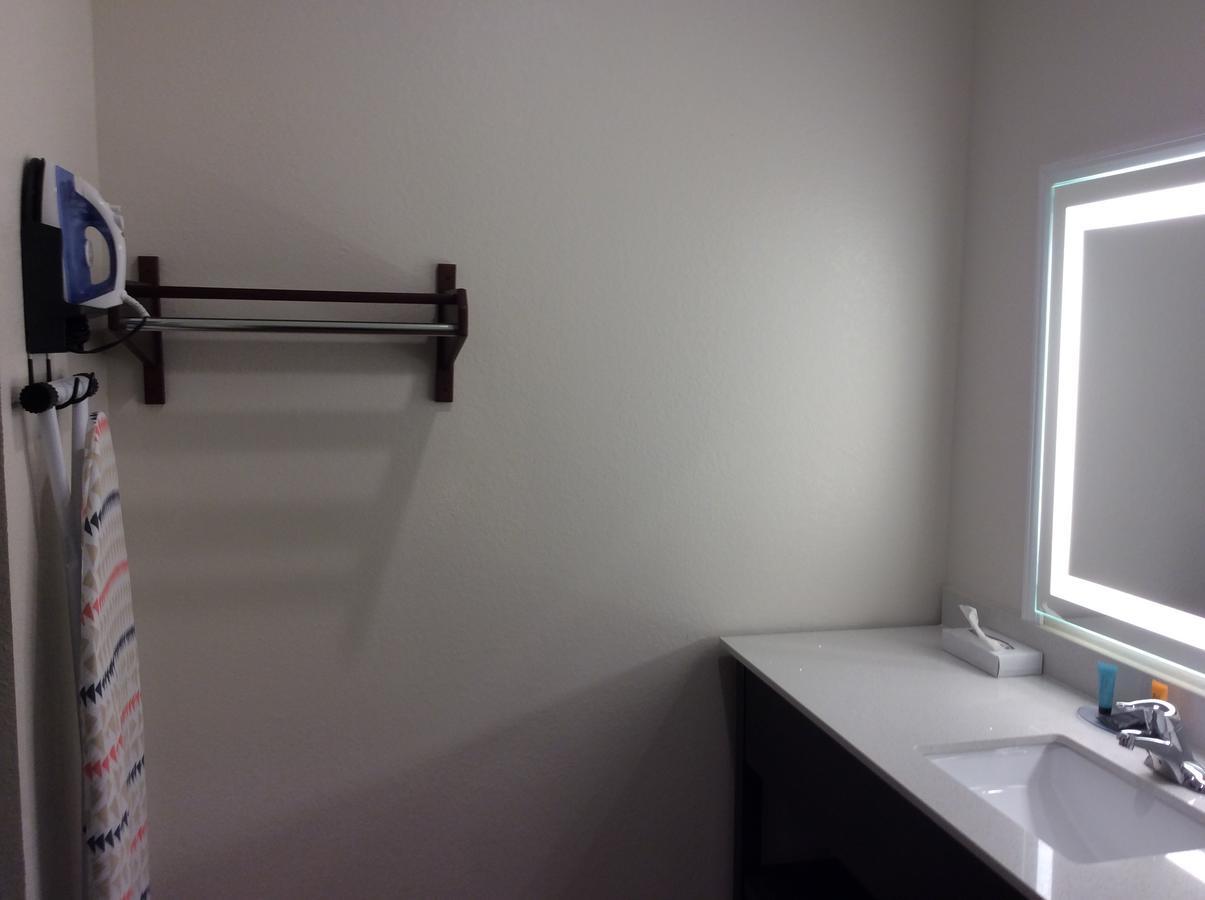 Regency Inn & Suites- Nw Houston Jersey Village Номер фото