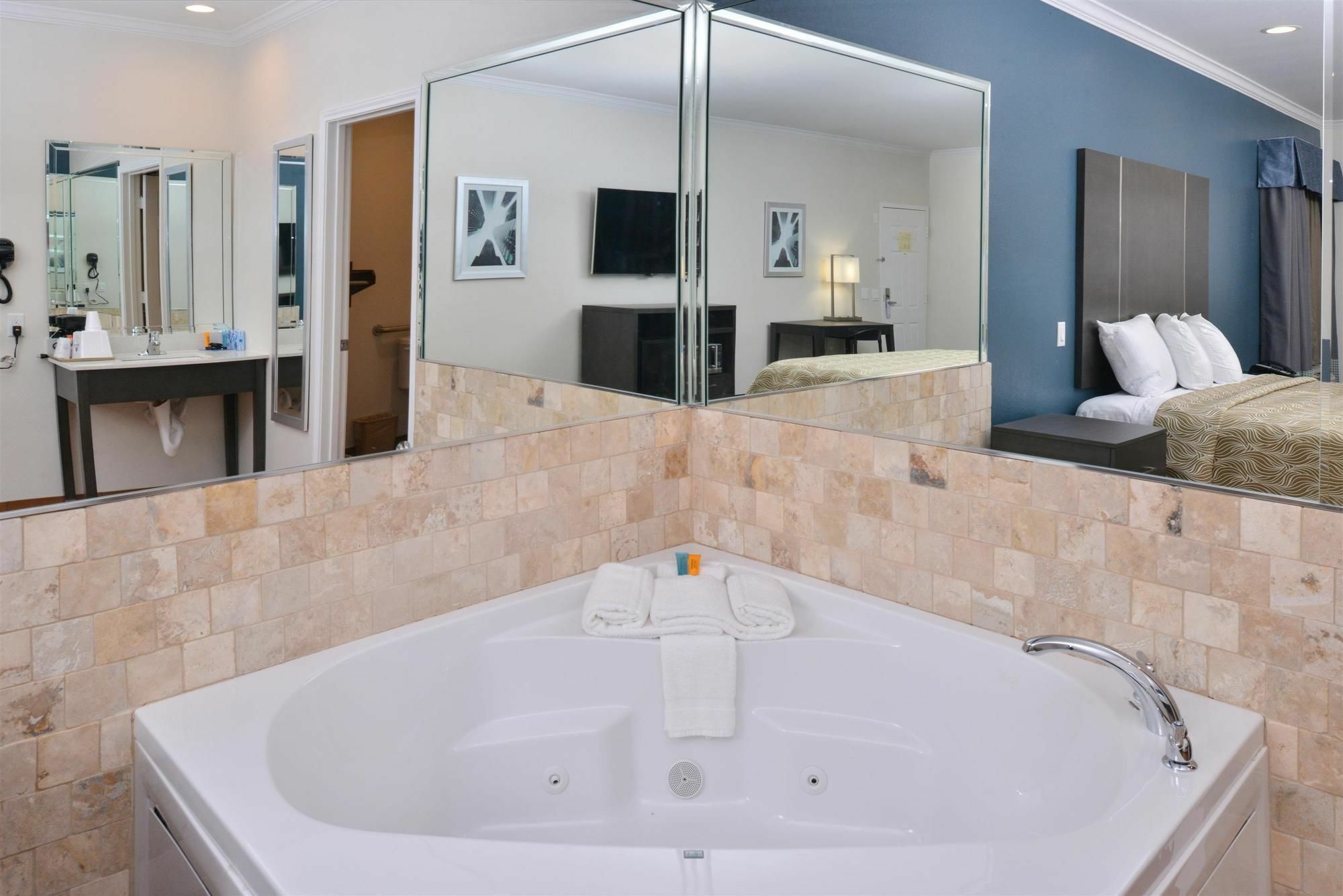 Regency Inn & Suites- Nw Houston Jersey Village Экстерьер фото