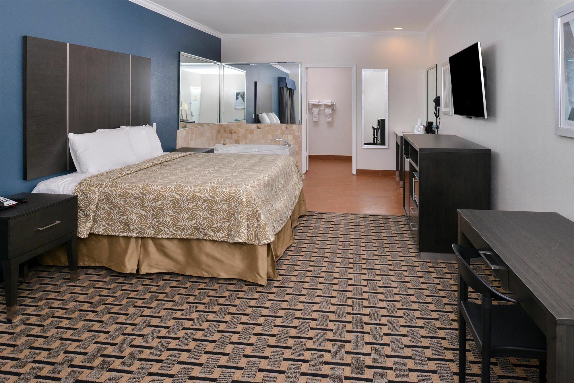Regency Inn & Suites- Nw Houston Jersey Village Экстерьер фото