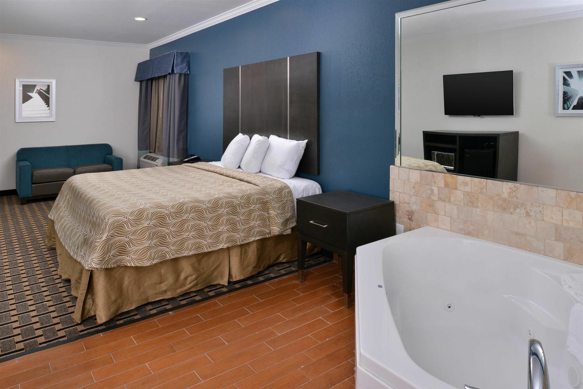 Regency Inn & Suites- Nw Houston Jersey Village Экстерьер фото