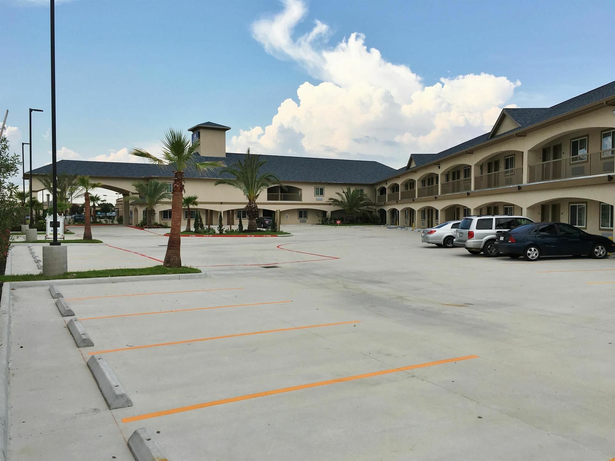 Regency Inn & Suites- Nw Houston Jersey Village Экстерьер фото