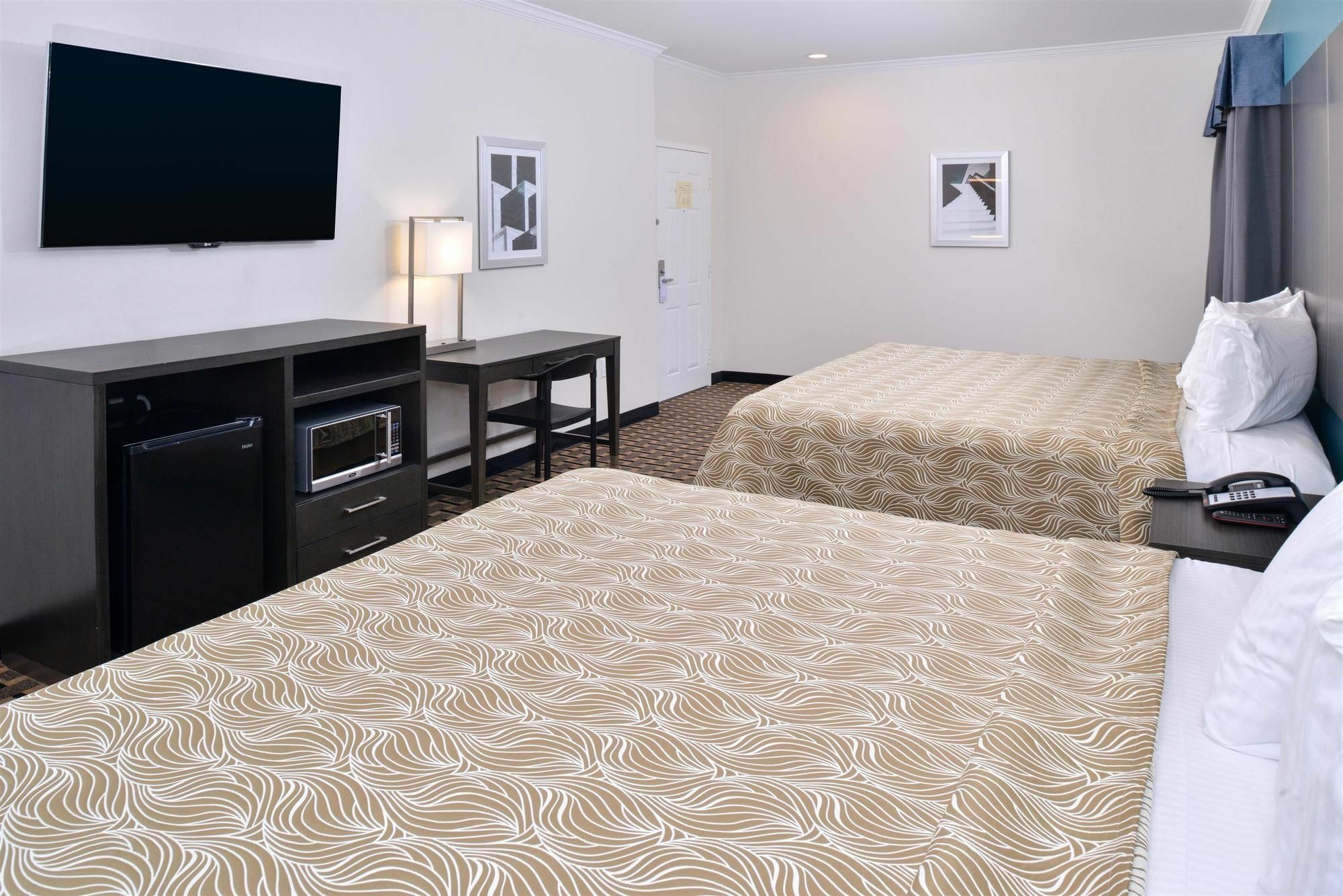Regency Inn & Suites- Nw Houston Jersey Village Экстерьер фото