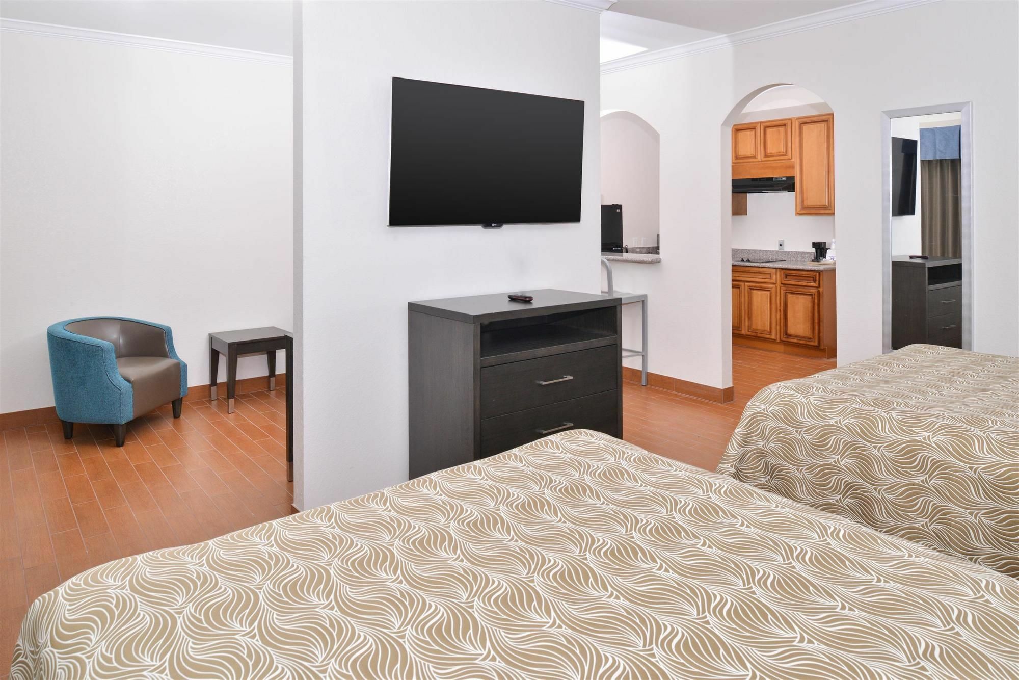 Regency Inn & Suites- Nw Houston Jersey Village Экстерьер фото